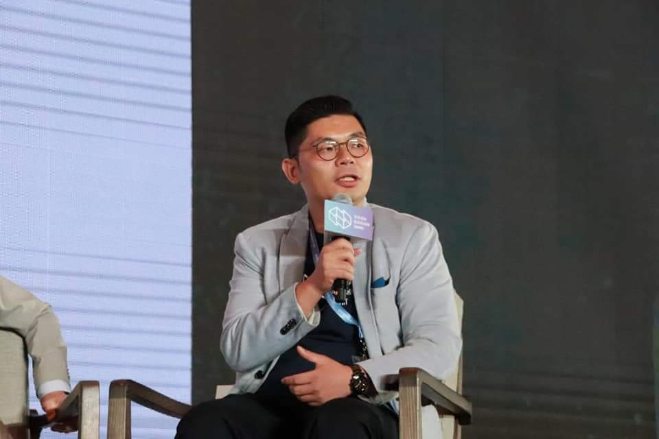 中國國民黨籍立法委員許毓仁協助將奧斯陸自由論壇帶到台灣。他表示,這場活動將凸顯台灣在所處區域的民主模範地位,和威權的中國大陸形成對比,「台灣為了民主奮鬥不懈,如今在中國大陸施壓下,我們仍在爭取民主。」 圖:翻攝自許毓仁臉書 中國國民黨籍立法委員許毓仁協助將奧斯陸自由論壇帶到台灣。他表示,這場活動將凸顯台灣在所處區域的民主模範地位,和威權的中國大陸形成對比,「台灣為了民主奮鬥不懈,如今在中國大陸施壓下,我們仍在爭取民主。」 圖:翻攝自許毓仁臉書