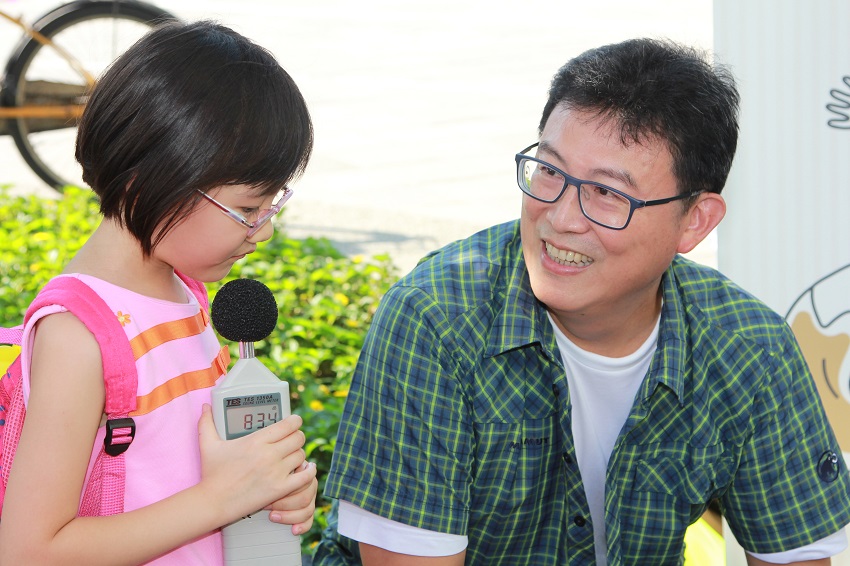 姚文智下午出席慶祝爸爸節大聲說愛活動。 圖:姚文智辦公室提供 姚文智下午出席慶祝爸爸節大聲說愛活動。 圖:姚文智辦公室提供