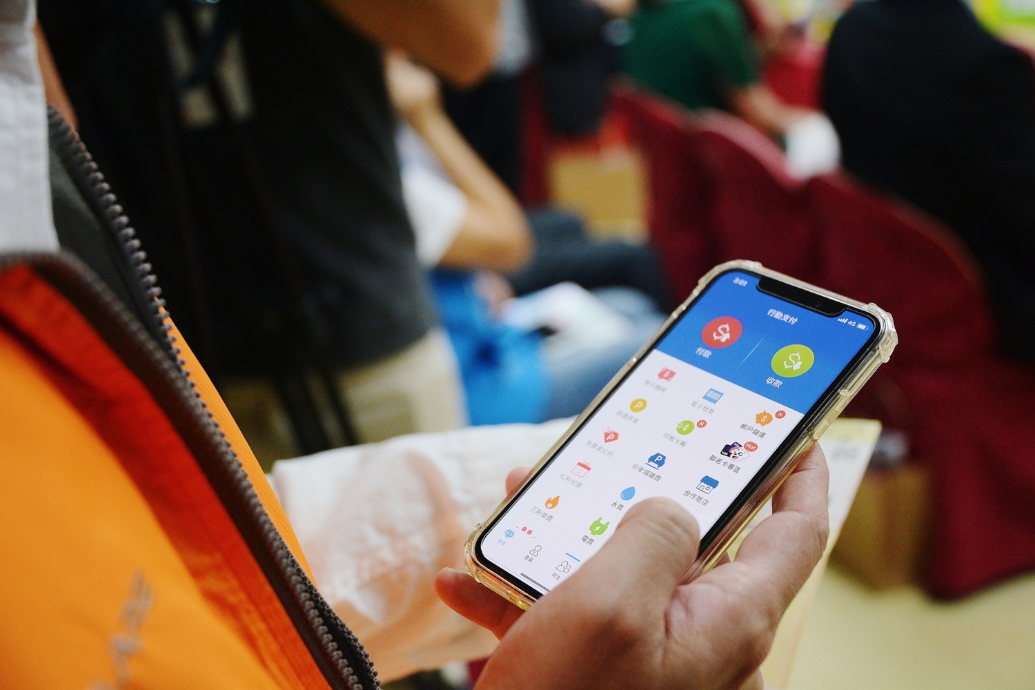 桃園市政府推動行動支付停車費優惠,只要利用指定的行動支付APP繳交停車費,不管費用多少,年底前通通只要半價! 圖:桃園市政府/提供 桃園市政府推動行動支付停車費優惠,只要利用指定的行動支付APP繳交停車費,不管費用多少,年底前通通只要半價! 圖:桃園市政府/提供