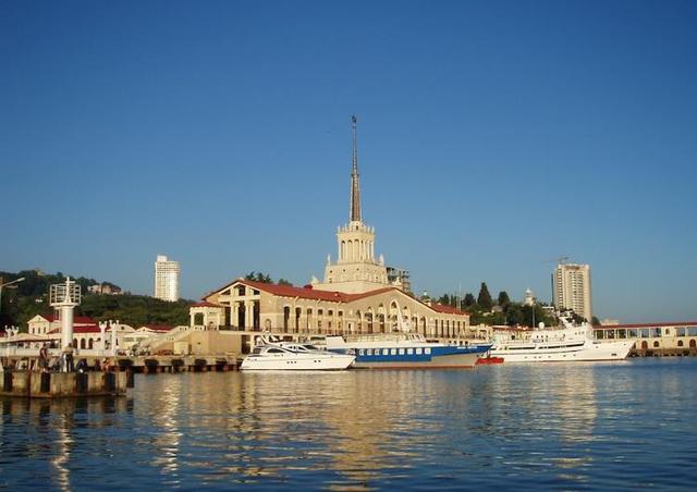 1964年,正在索契(Sochi)度假的赫魯雪夫被勃列日涅夫趕下台。1991年,戈巴契夫在這裡療養時,莫斯科發生了震驚世界的 「8·19事件」,「蘇聯」自此成為歷史名詞。 圖:翻攝自旅遊網 1964年,正在索契(Sochi)度假的赫魯雪夫被勃列日涅夫趕下台。1991年,戈巴契夫在這裡療養時,莫斯科發生了震驚世界的 「8·19事件」,「蘇聯」自此成為歷史名詞。 圖:翻攝自旅遊網