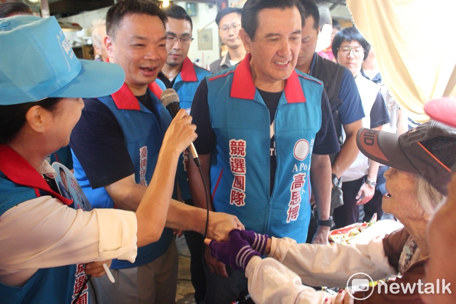 在馬英九陪同下,高思博展開首場新台南起義行腳活動。 圖 : 黃博郎/攝 在馬英九陪同下,高思博展開首場新台南起義行腳活動。 圖 : 黃博郎/攝