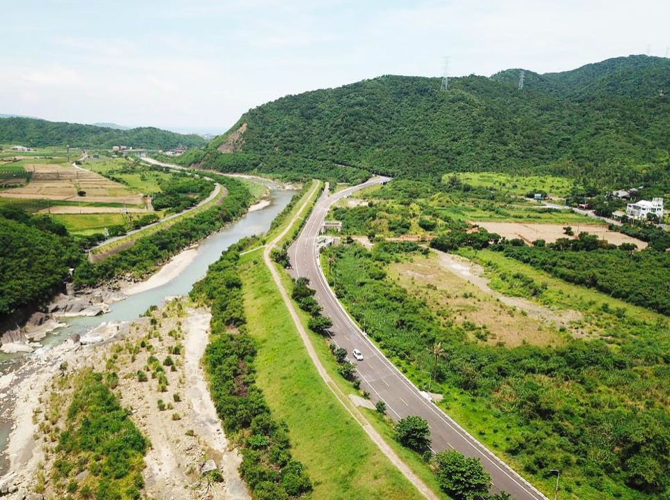 屏東縣的縣道199線通車後大幅舒解交通壅塞現象,民眾至四重溪泡湯或至牡丹鄉賞野薑花都更便利。 圖:屏東縣政府/提供 屏東縣的縣道199線通車後大幅舒解交通壅塞現象,民眾至四重溪泡湯或至牡丹鄉賞野薑花都更便利。 圖:屏東縣政府/提供