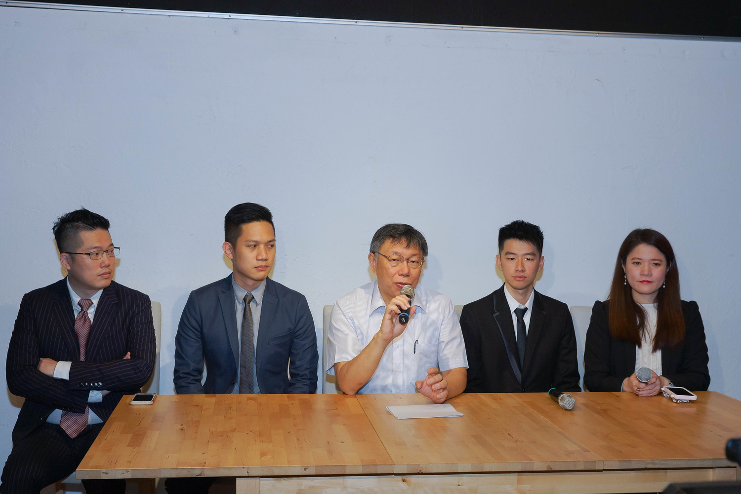 蔡峻維、楊笙,加上請辭市長辦公室發言人的林昆鋒及林筱淇,柯辦競選總部發言人團隊將正式成形。 圖:柯辦提供 蔡峻維、楊笙,加上請辭市長辦公室發言人的林昆鋒及林筱淇,柯辦競選總部發言人團隊將正式成形。 圖:柯辦提供