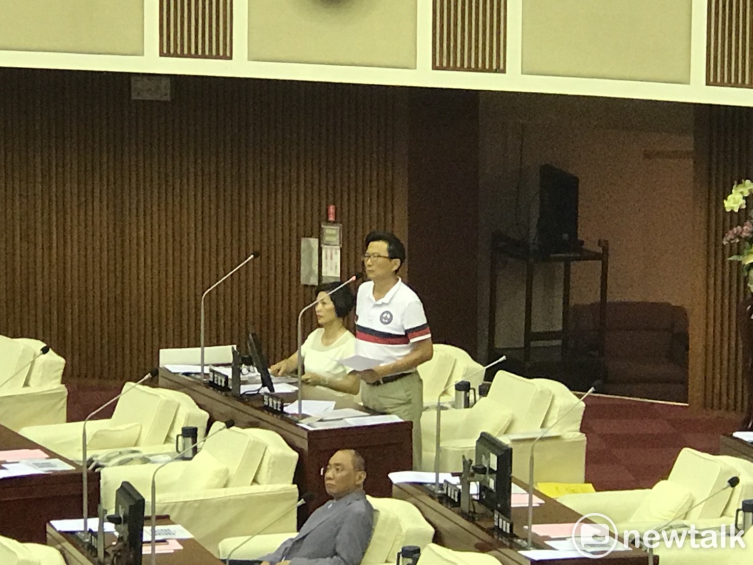 國民黨台北市議員吳世正批評柯文哲,雙城論壇講稿風波說謊、政治誠信受質疑。 圖:曾薏伃 / 攝 國民黨台北市議員吳世正批評柯文哲,雙城論壇講稿風波說謊、政治誠信受質疑。 圖:曾薏伃 / 攝