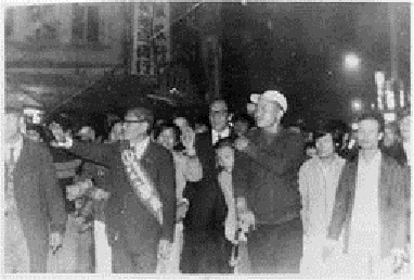 郭雨新1975立委選舉盛況空前。 圖 : 張文隆/提供 郭雨新1975立委選舉盛況空前。 圖 : 張文隆/提供