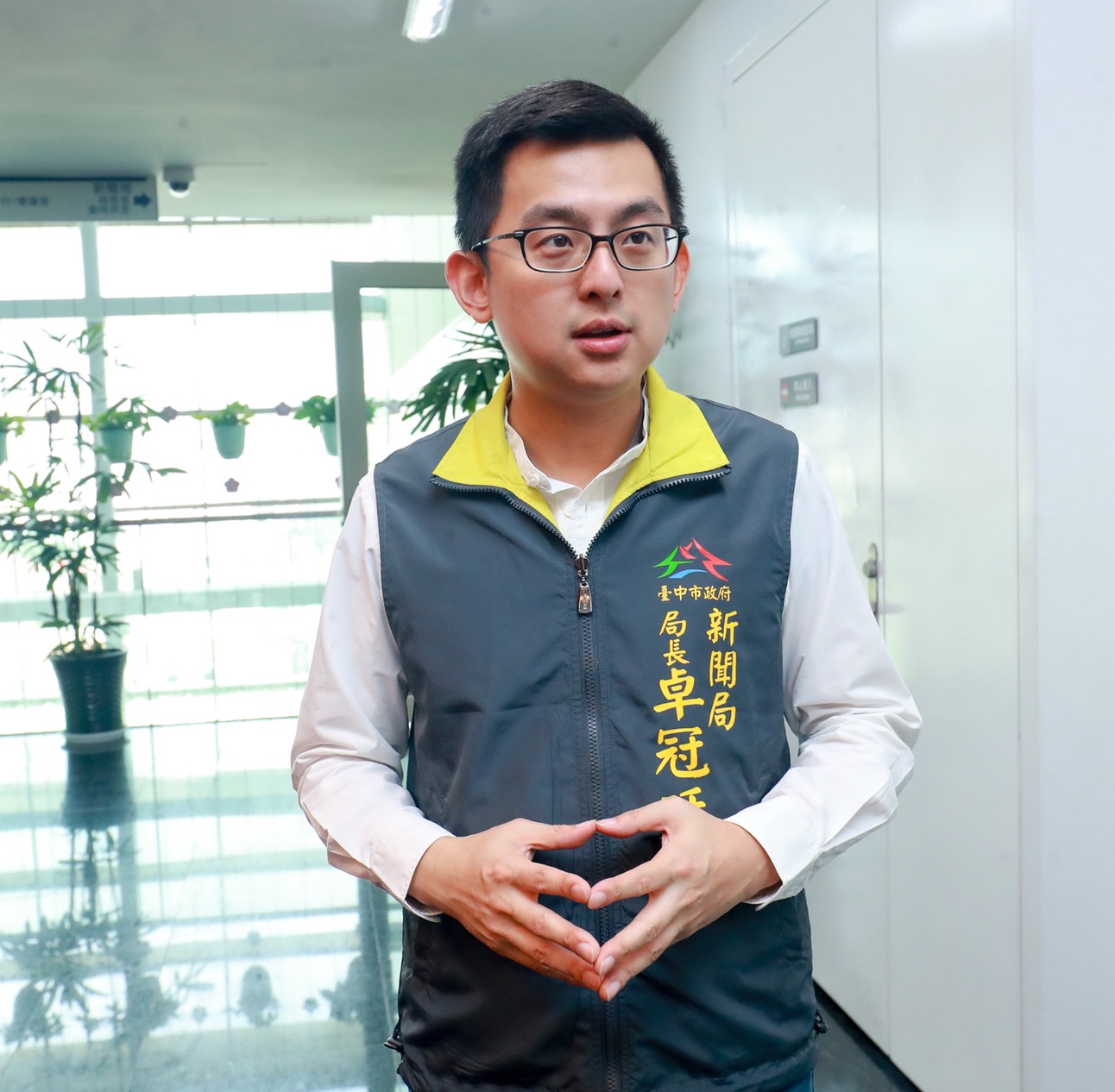 卓冠廷說林佳龍上任後並已改善全市80處易淹水點。 圖 : 台中市政府/提供 卓冠廷說林佳龍上任後並已改善全市80處易淹水點。 圖 : 台中市政府/提供