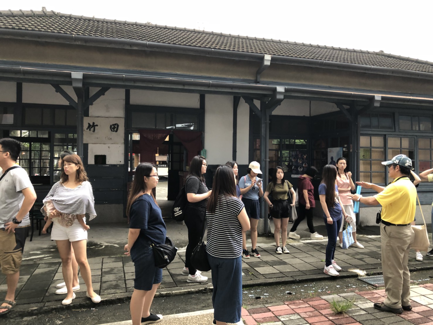 香港踩線團體驗'竹田驛站日式木造車站風情。 圖 : 屏東縣政府/提供 香港踩線團體驗'竹田驛站日式木造車站風情。 圖 : 屏東縣政府/提供
