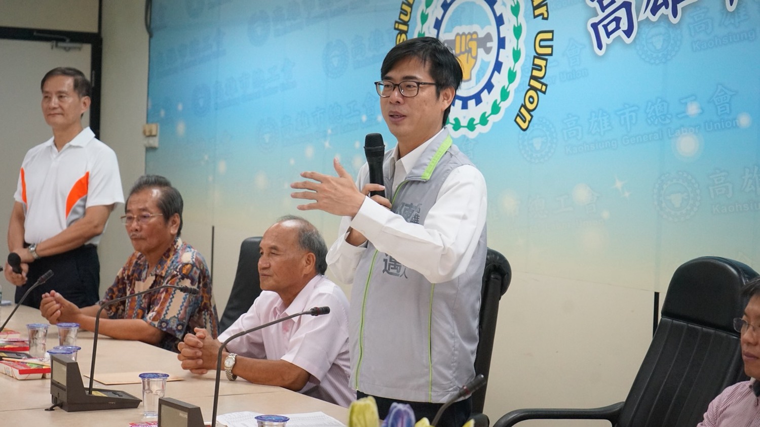 陳其邁對工會的相挺表示感謝。 圖 : 陳其邁競選辦公室/提供 陳其邁對工會的相挺表示感謝。 圖 : 陳其邁競選辦公室/提供