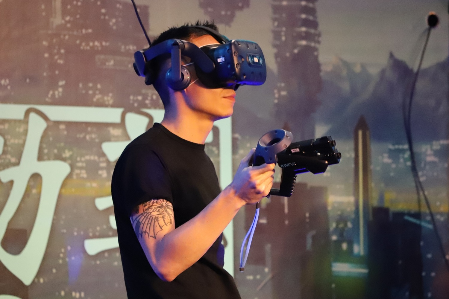 VR電競遊戲是展場主流 VR電競遊戲是展場主流