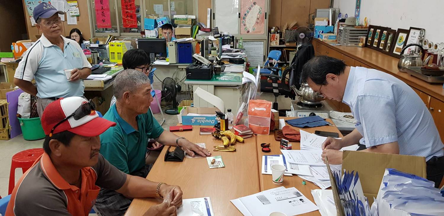 屏東縣農業處表示,豪雨過後,蓮霧保險的詢問度大增。 圖:屏東縣政府/提供 屏東縣農業處表示,豪雨過後,蓮霧保險的詢問度大增。 圖:屏東縣政府/提供