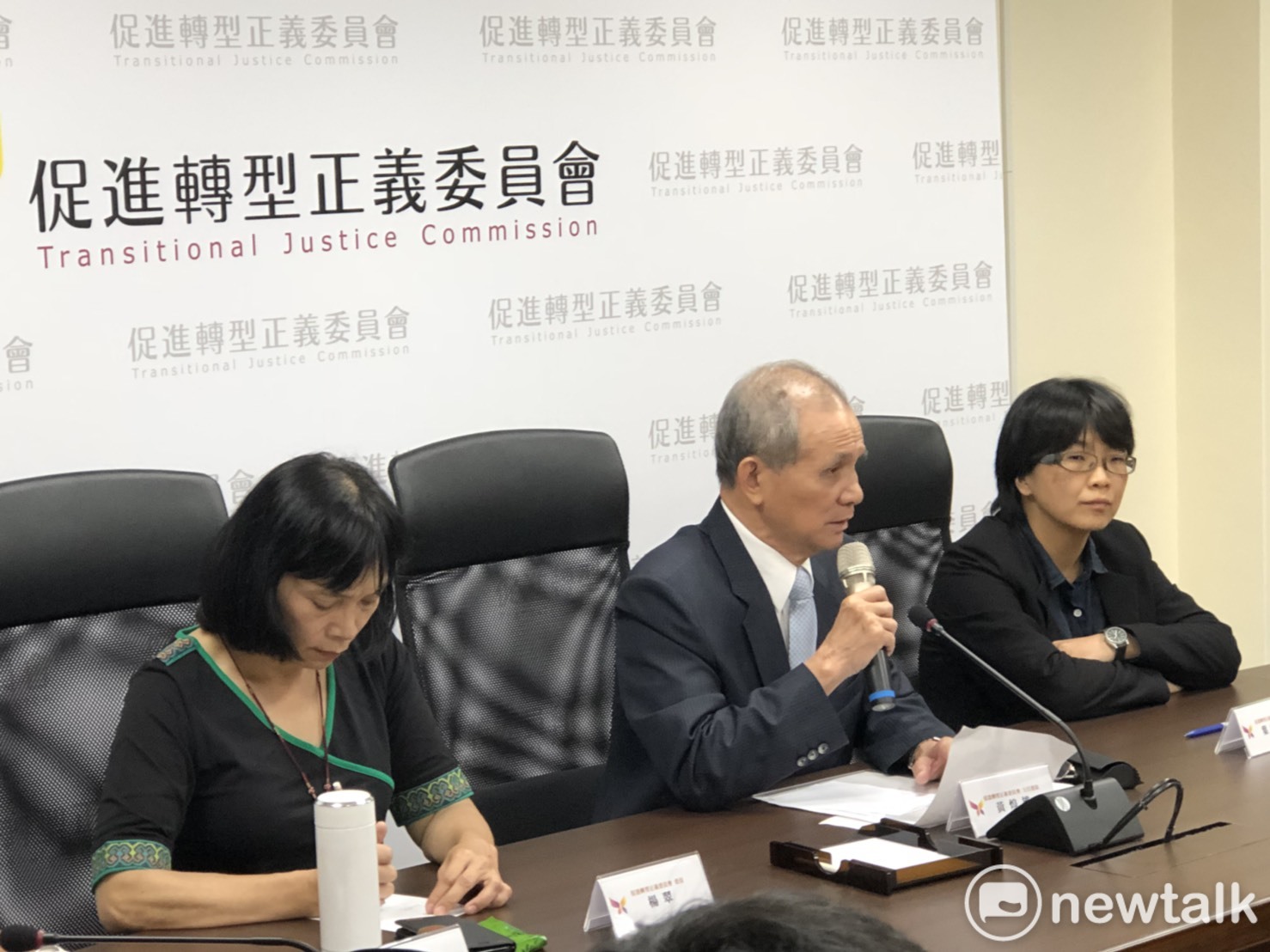 促轉會主委黃煌雄表示促轉會決不會淪為政黨打手。 圖:謝莉慧/攝 促轉會主委黃煌雄表示促轉會決不會淪為政黨打手。 圖:謝莉慧/攝