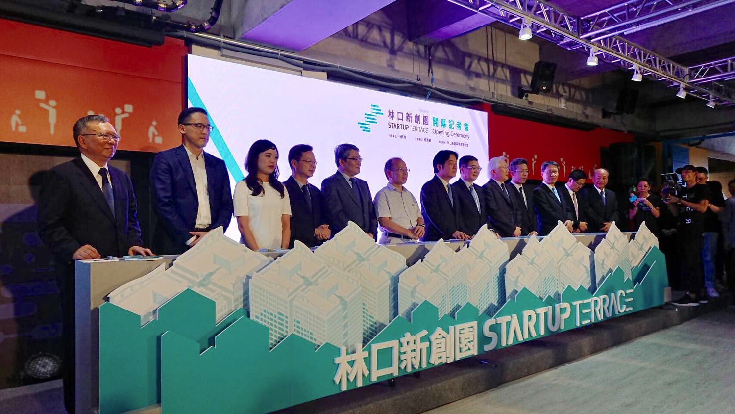微軟宣布將加入政府的林口新創園計畫,由微軟技術中心 (Microsoft Technology Center) 的「微軟新創加速器」,與政府同心戮力培植新創團隊。 圖 : 微軟/提供 微軟宣布將加入政府的林口新創園計畫,由微軟技術中心 (Microsoft Technology Center) 的「微軟新創加速器」,與政府同心戮力培植新創團隊。 圖 : 微軟/提供