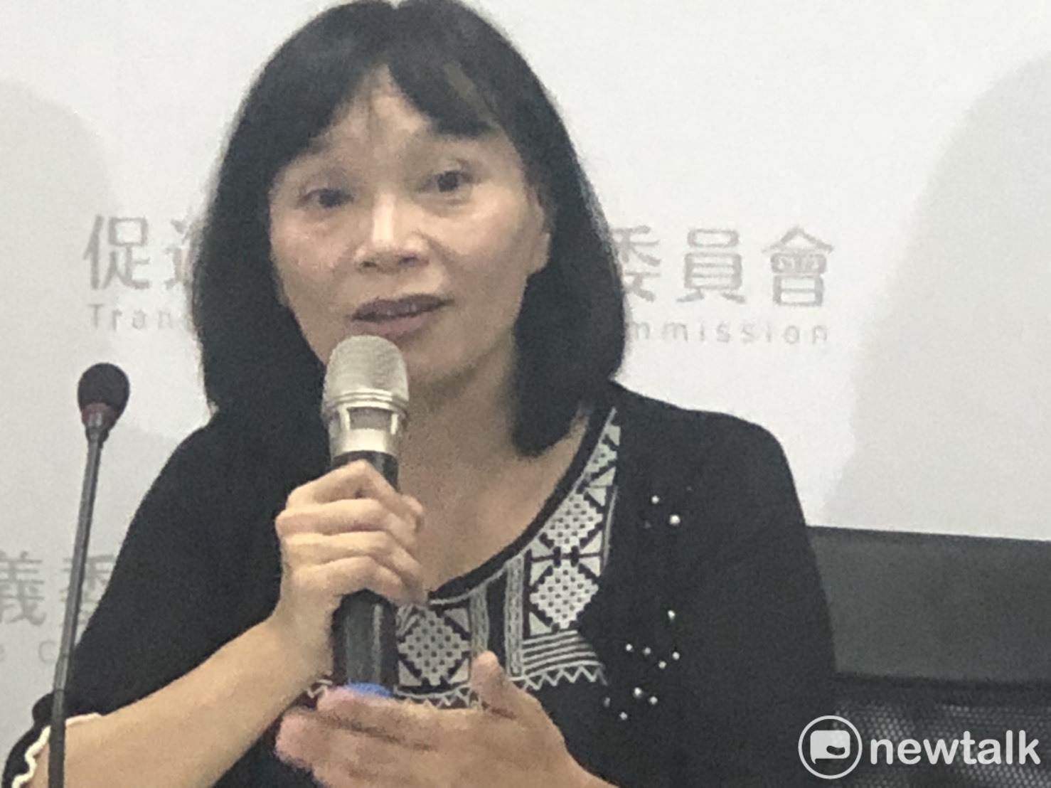 據促進轉型委員會委員兼發言人楊翠今(21)日召開記者會,向社會公開「張天欽案」第一階段的調查結果。 圖:謝莉慧/攝 據促進轉型委員會委員兼發言人楊翠今(21)日召開記者會,向社會公開「張天欽案」第一階段的調查結果。 圖:謝莉慧/攝