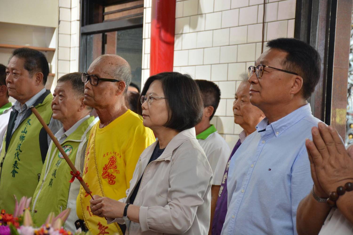 總統蔡英文今(23)天到宜蘭多個廟宇上香。 圖:民進黨/提供 總統蔡英文今(23)天到宜蘭多個廟宇上香。 圖:民進黨/提供