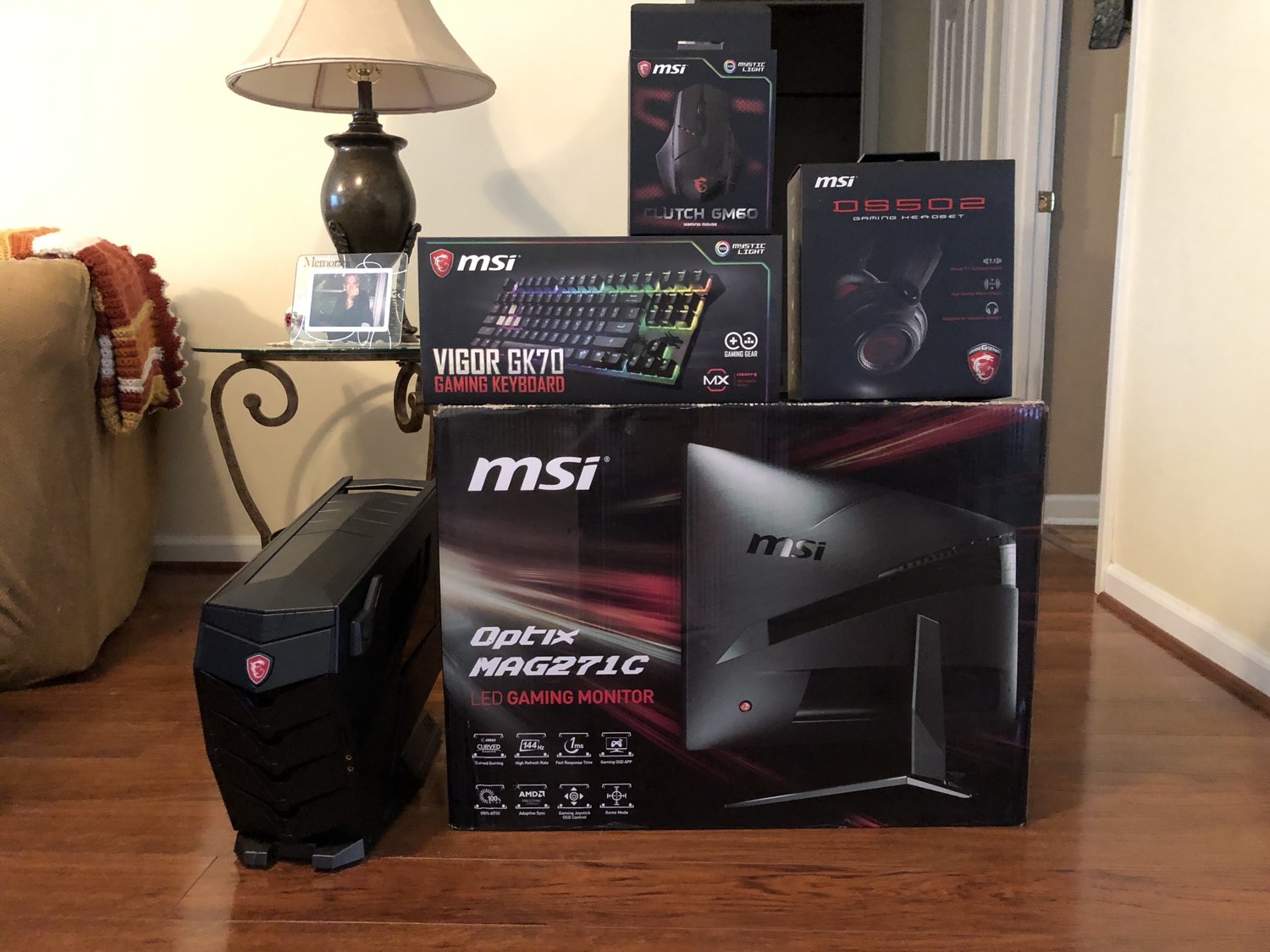 MSI贈送DBM作者全套電腦設備。