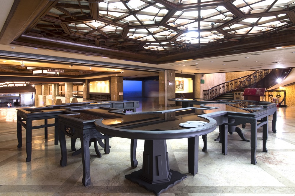 楊子強 《那晚餐餐桌,他的津口,我那雨夜的歸途》 圖:基隆市政府/提供 楊子強 《那晚餐餐桌,他的津口,我那雨夜的歸途》 圖:基隆市政府/提供