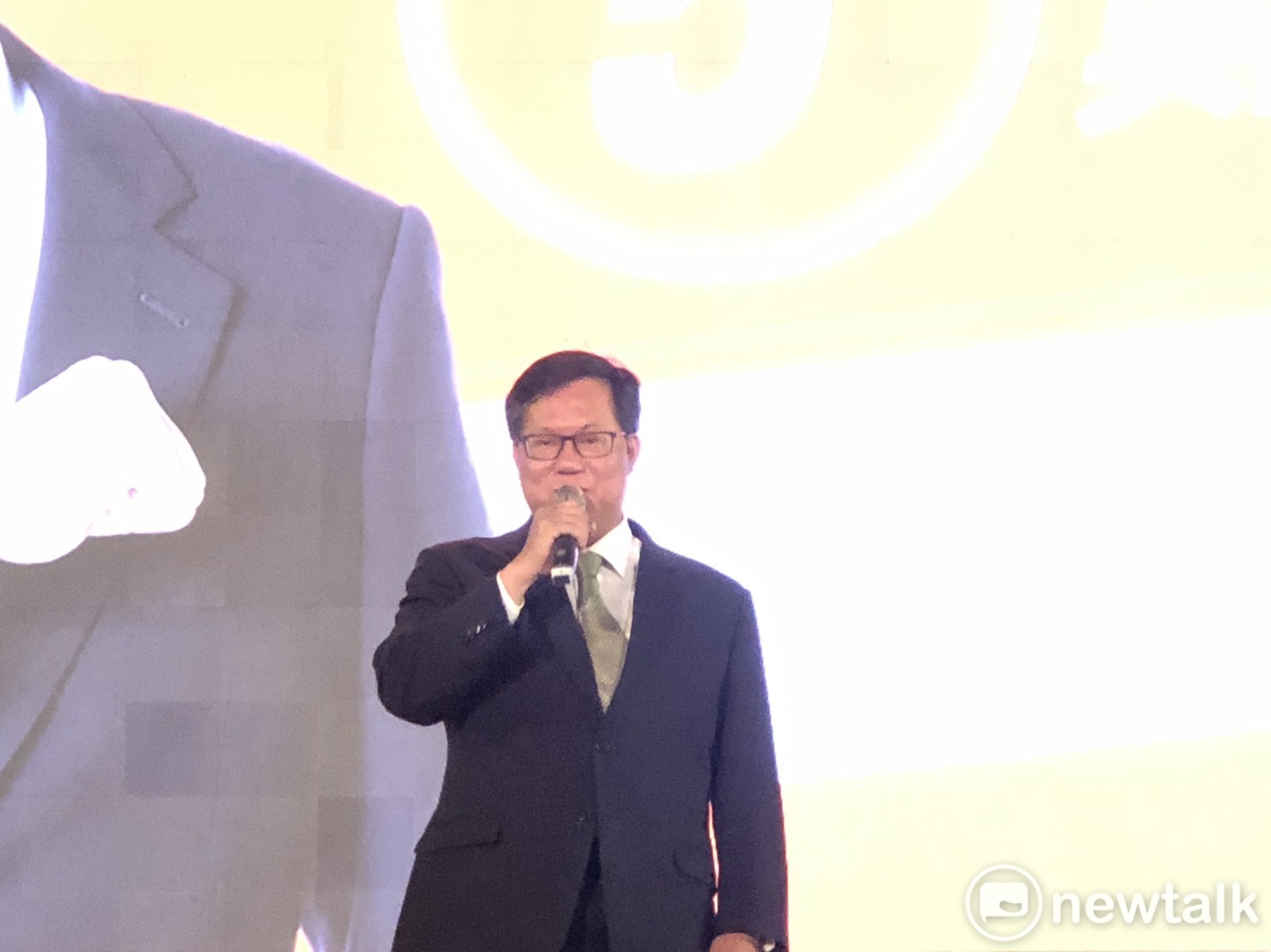 桃園市長鄭文燦幫蘇貞昌站台。 圖:周煊惠 / 攝 桃園市長鄭文燦幫蘇貞昌站台。 圖:周煊惠 / 攝