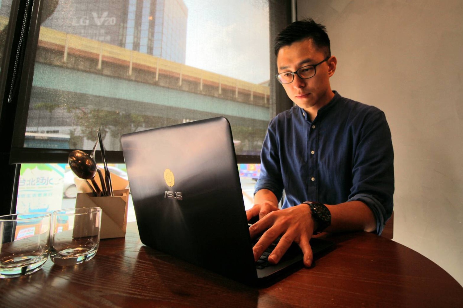 丁守中辦公室發言人詹為元說明,關於公視所舉辦的台北市長選舉電視辯論一事,明天下午1將在公視舉行協調會,討論辯論會何時舉辦,5名市長候選人或幕僚代表都將出席,會後再對外說明協調內容。 圖:詹為元提供 丁守中辦公室發言人詹為元說明,關於公視所舉辦的台北市長選舉電視辯論一事,明天下午1將在公視舉行協調會,討論辯論會何時舉辦,5名市長候選人或幕僚代表都將出席,會後再對外說明協調內容。 圖:詹為元提供