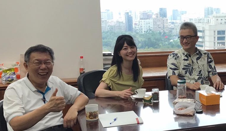 左起:柯文哲、高嘉瑜、杜奕瑾 高嘉瑜臉書 左起:柯文哲、高嘉瑜、杜奕瑾 高嘉瑜臉書
