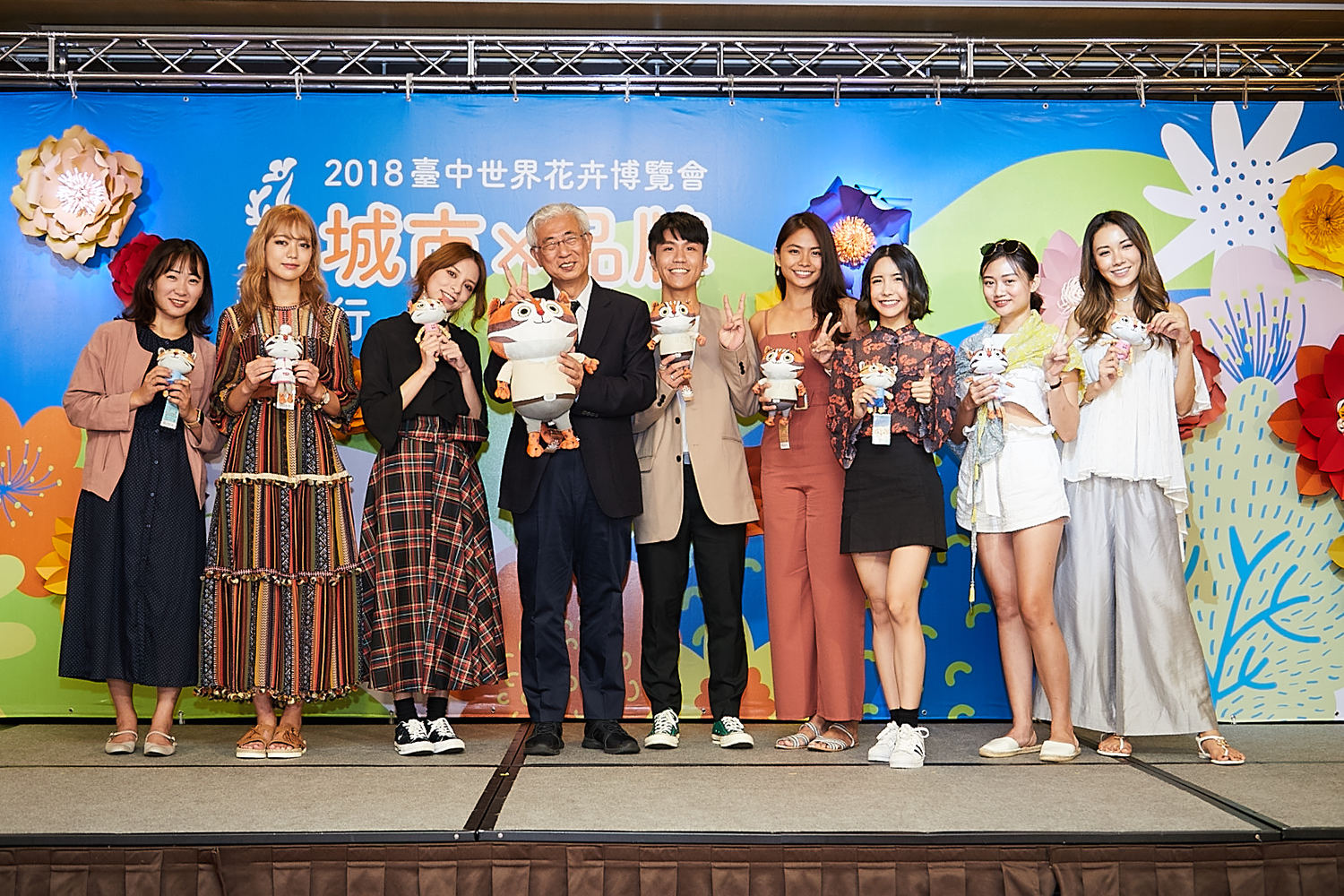 左起:韓國部落客 Bombyul、日本部落客RUI ONUMA、旅行風格達人Lisa Lai、觀光旅遊局局長陳盛山。 圖:台中觀旅局/提供 左起:韓國部落客 Bombyul、日本部落客RUI ONUMA、旅行風格達人Lisa Lai、觀光旅遊局局長陳盛山。 圖:台中觀旅局/提供