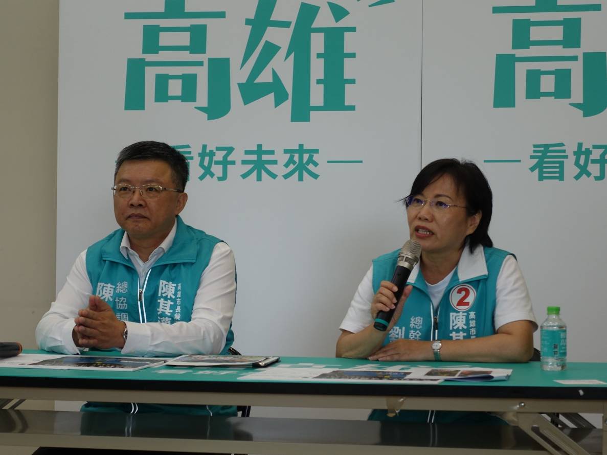 陳啟昱(左)與劉世芳(右)。 圖:陳其邁辦公室提供 陳啟昱(左)與劉世芳(右)。 圖:陳其邁辦公室提供