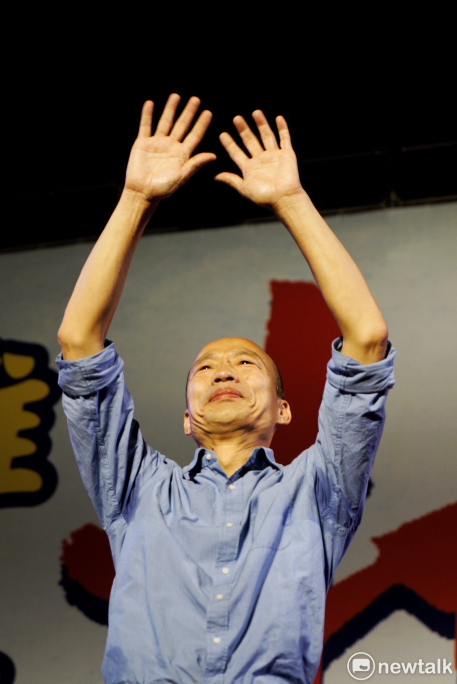 韓國瑜出席岡山造勢晚會,情緒激動的感謝民眾支持。 圖:張良一/攝 韓國瑜出席岡山造勢晚會,情緒激動的感謝民眾支持。 圖:張良一/攝