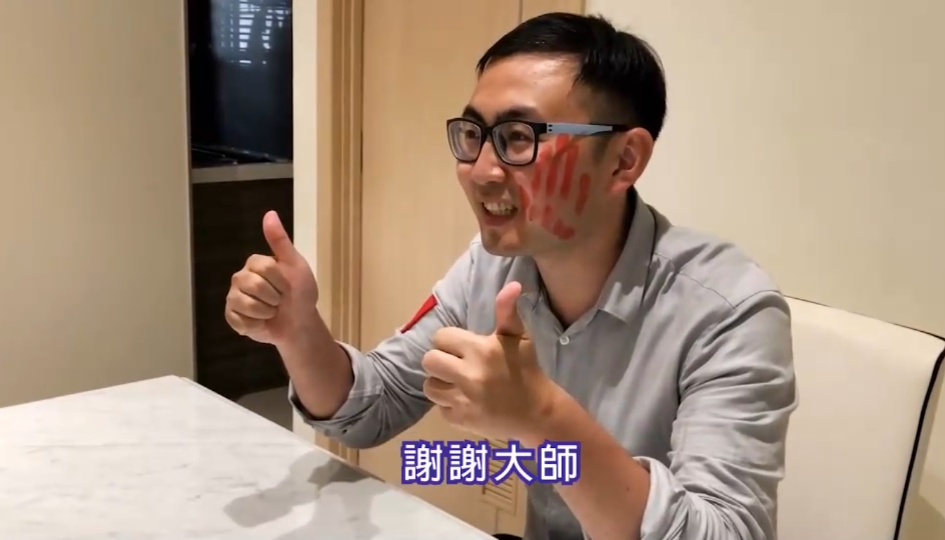 廖先翔的影片以巴掌印代表五號,令人印象深刻。 圖:翻攝廖先翔影片 廖先翔的影片以巴掌印代表五號,令人印象深刻。 圖:翻攝廖先翔影片