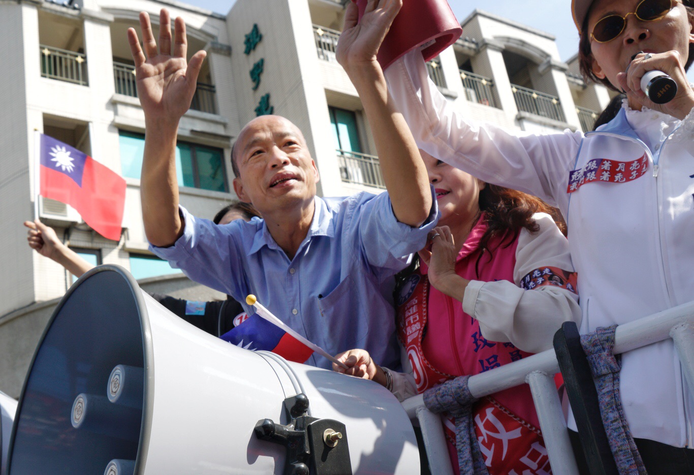 國民黨高雄市長候選人韓國瑜今(23)日上午前往左楠地區掃街拜票。 圖:張良一/攝 國民黨高雄市長候選人韓國瑜今(23)日上午前往左楠地區掃街拜票。 圖:張良一/攝