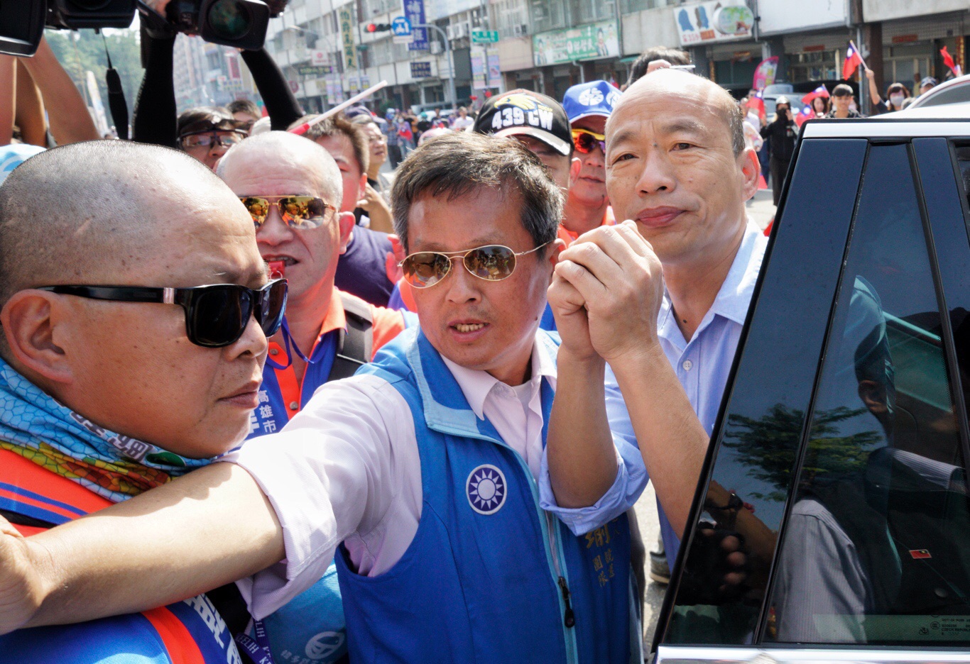 國民黨高雄市長候選人韓國瑜今(23)日上午前往左楠地區掃街拜票。 圖:張良一/攝 國民黨高雄市長候選人韓國瑜今(23)日上午前往左楠地區掃街拜票。 圖:張良一/攝