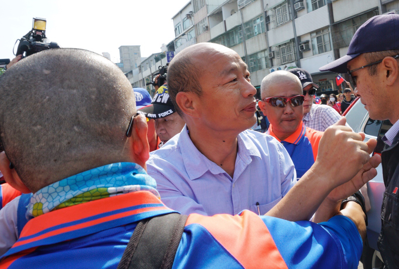 國民黨高雄市長候選人韓國瑜今(23)日上午前往左楠地區掃街拜票。 圖:張良一/攝 國民黨高雄市長候選人韓國瑜今(23)日上午前往左楠地區掃街拜票。 圖:張良一/攝