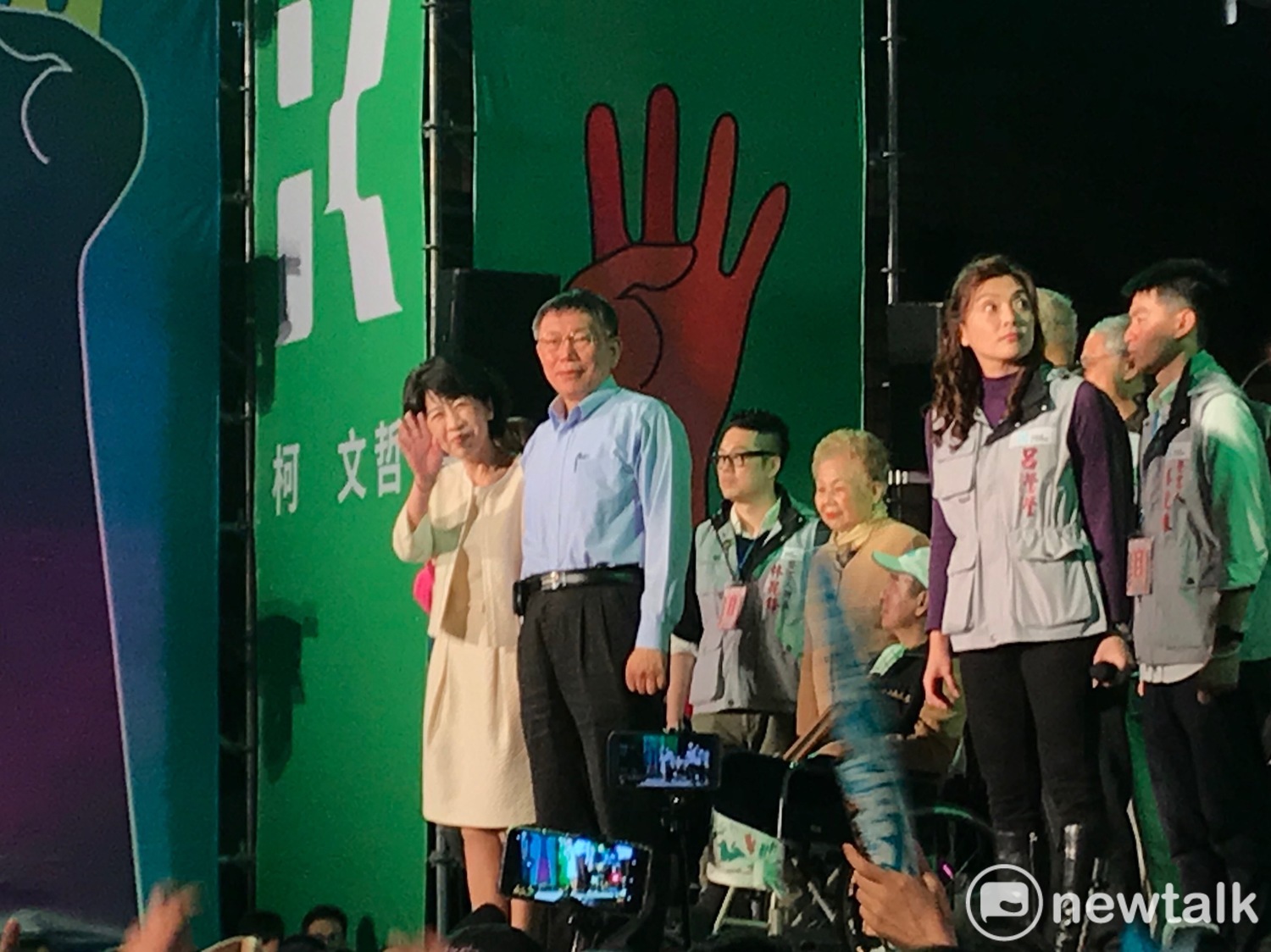 台北市長柯文哲與妻子陳佩琪。 圖 : 周煊惠 / 攝 台北市長柯文哲與妻子陳佩琪。 圖 : 周煊惠 / 攝
