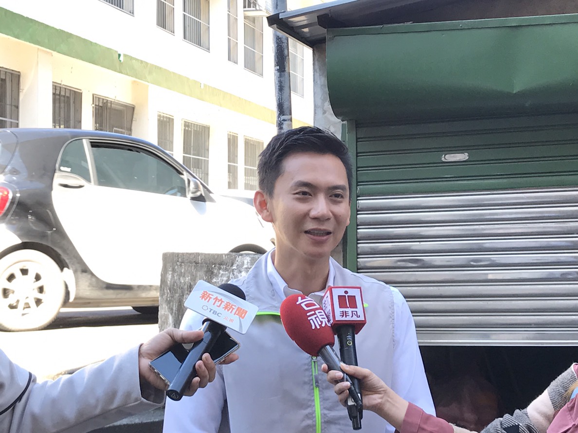 新竹縣長候選人鄭朝方表示,心裡覺得很踏實,讓以往對政治冷漠的年輕人,開始參與這個民主過程。 圖:鄭朝方辦公室/提供 新竹縣長候選人鄭朝方表示,心裡覺得很踏實,讓以往對政治冷漠的年輕人,開始參與這個民主過程。 圖:鄭朝方辦公室/提供