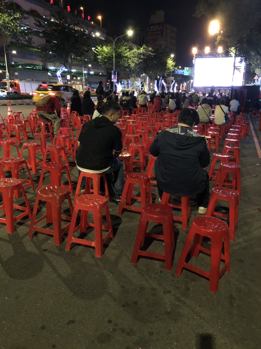 蘇貞昌開票夜的現場氣氛愈顯得有點冷清且緊張。 圖:謝莉慧/攝 蘇貞昌開票夜的現場氣氛愈顯得有點冷清且緊張。 圖:謝莉慧/攝