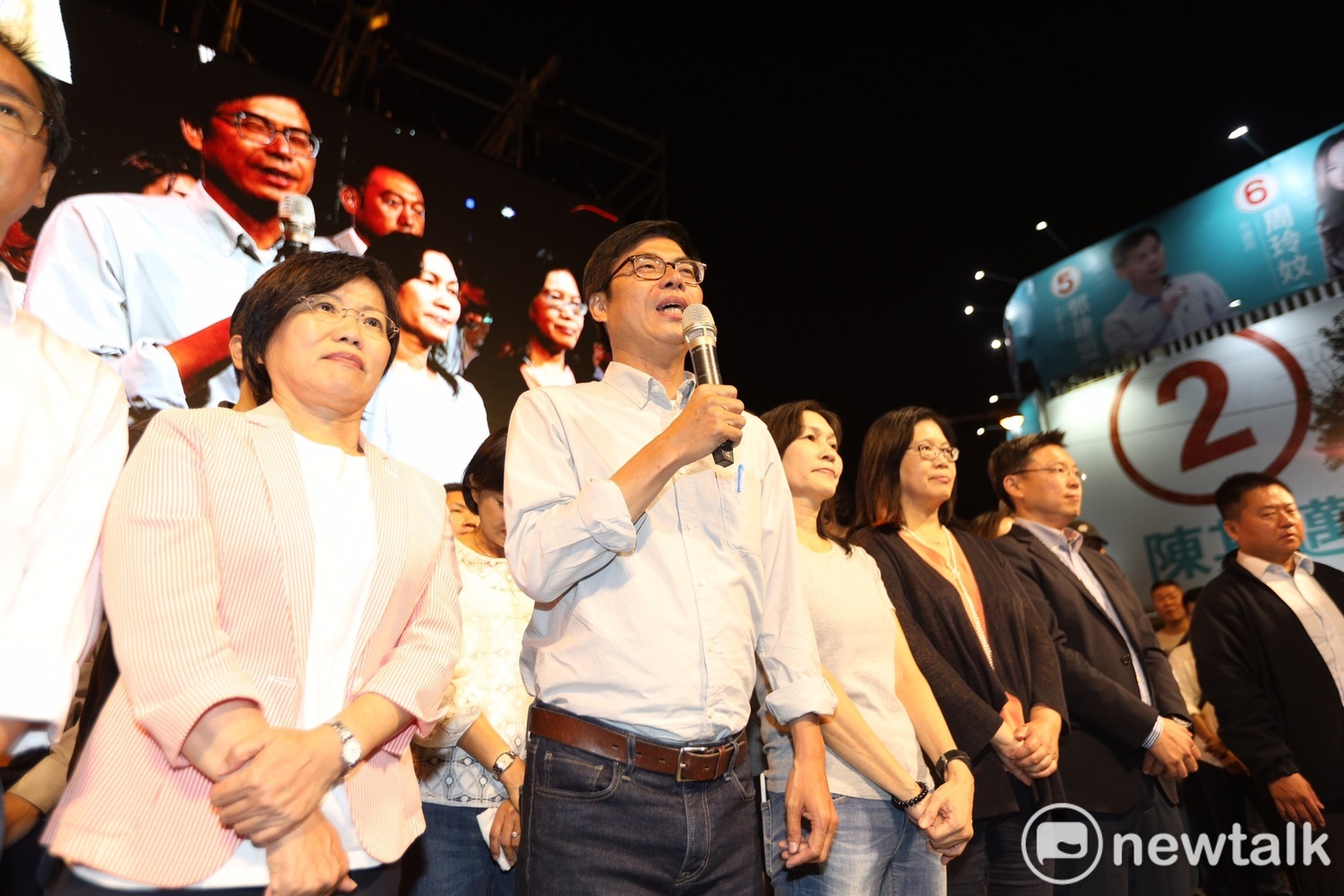 陳其邁晚間出面宣布敗選,並且感謝大家,勇敢的高雄人,讓我們為美好未來努力。 圖:張良一/攝 陳其邁晚間出面宣布敗選,並且感謝大家,勇敢的高雄人,讓我們為美好未來努力。 圖:張良一/攝
