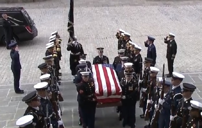 美國前總統老布希(George H.W. Bush)國葬儀式。 圖:翻攝Youtube 美國前總統老布希(George H.W. Bush)國葬儀式。 圖:翻攝Youtube