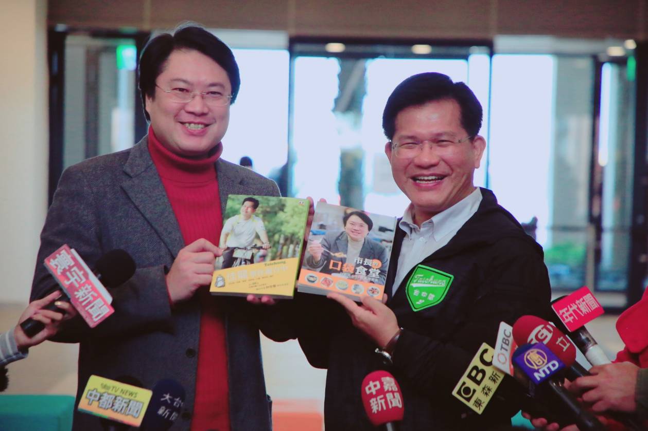 林右昌率團參訪台中港三井OUTLET 圖:王宸宇攝 林右昌率團參訪台中港三井OUTLET 圖:王宸宇攝