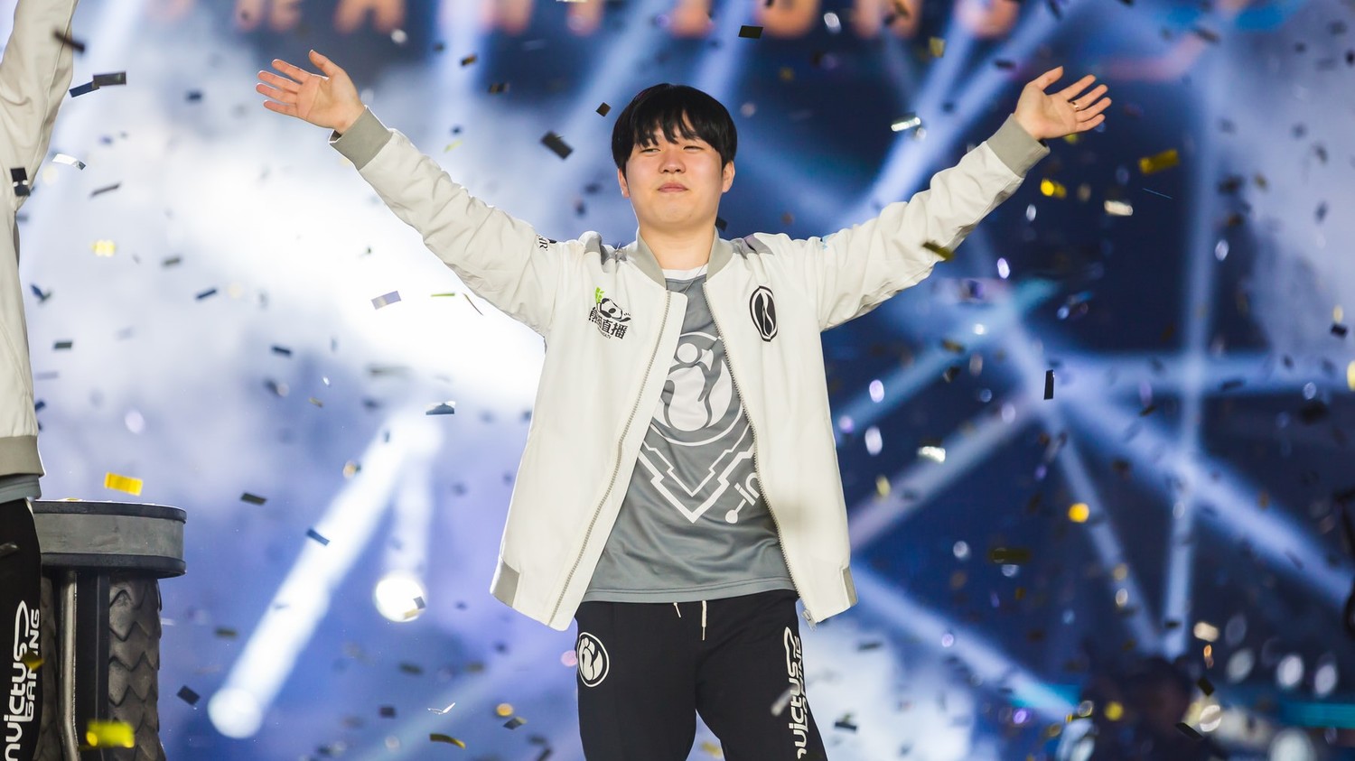 以目前Rookie場均擊殺3.22次，如果能保持健康且先發出賽，或許明年夏季賽就有望取代Uzi成為LPL全年殺人王。。 圖：翻攝LoL Esport Flickr