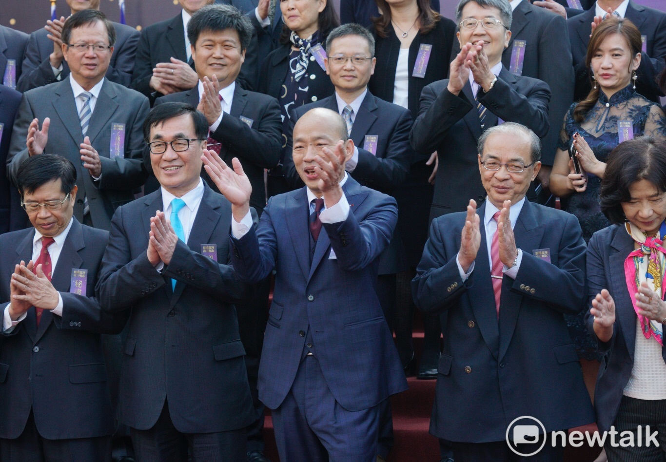 高雄市長韓國瑜與內閣合影。 圖:張良一/攝 高雄市長韓國瑜與內閣合影。 圖:張良一/攝