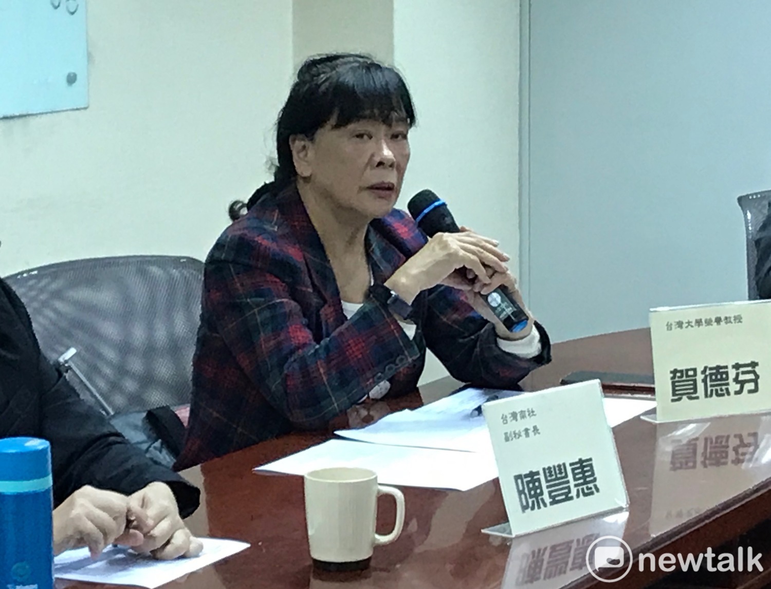 台大法律系榮譽教授賀德芬。 圖 : 周煊惠 / 攝 台大法律系榮譽教授賀德芬。 圖 : 周煊惠 / 攝
