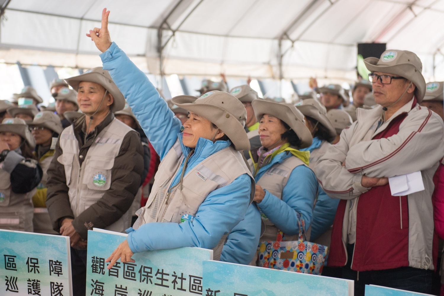 海岸巡護隊志工熱情參與。 圖:桃園市政府/提供 海岸巡護隊志工熱情參與。 圖:桃園市政府/提供