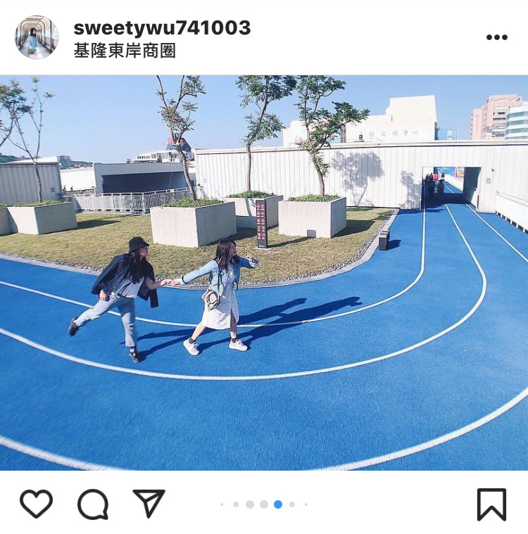 「東岸商圈」四樓的PU跑道,是很特別的景點。 圖:翻攝自instagram sweetywu741003/開放權限 「東岸商圈」四樓的PU跑道,是很特別的景點。 圖:翻攝自instagram sweetywu741003/開放權限