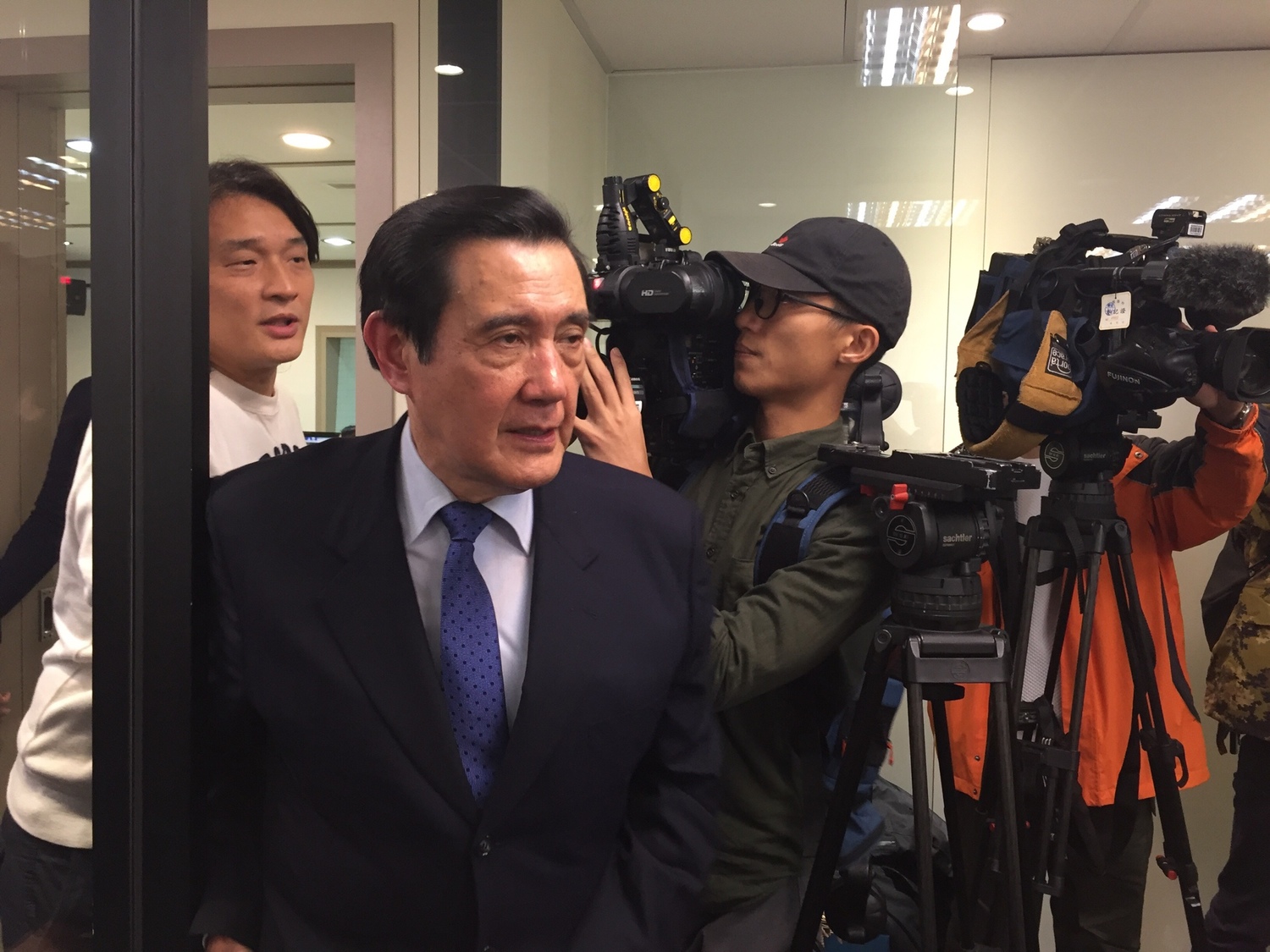 前總統馬英九上午接受「POP RADIO」廣播專訪。 圖:趙婉淳/攝 前總統馬英九上午接受「POP RADIO」廣播專訪。 圖:趙婉淳/攝
