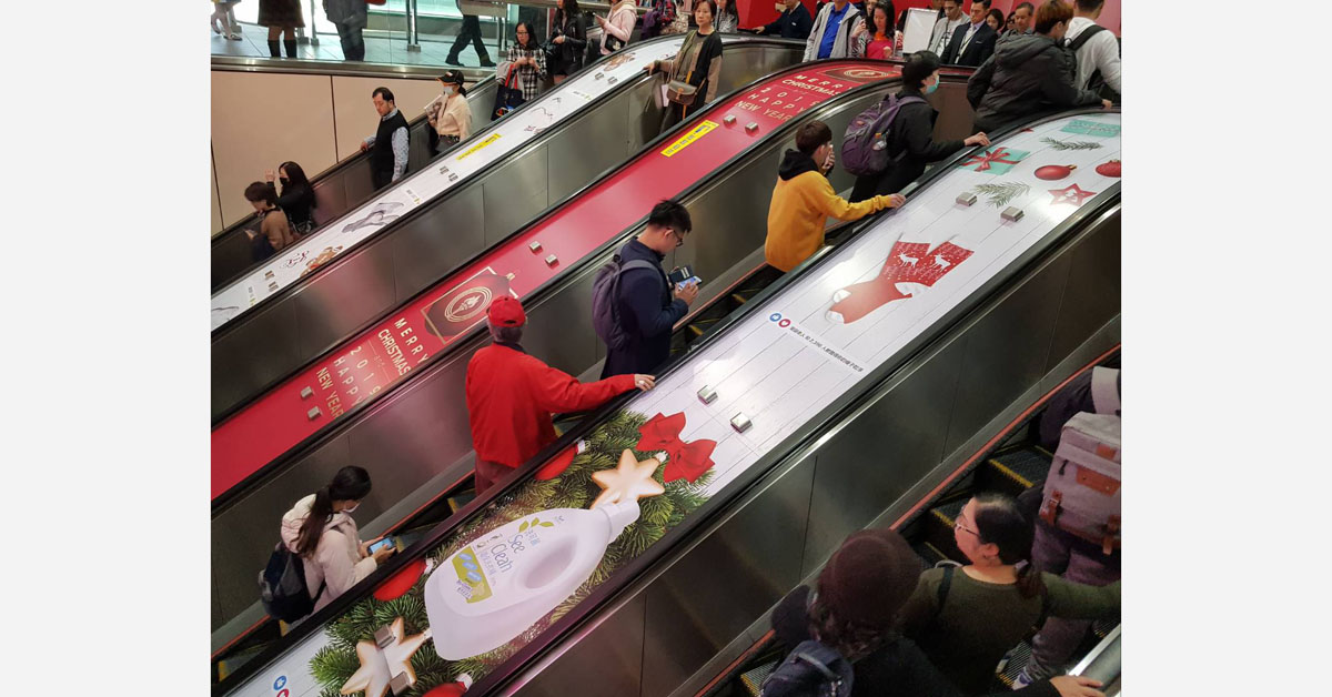 台北捷運還是可以看見民眾都習慣「靠右走」。 圖/公關照片 台北捷運還是可以看見民眾都習慣「靠右走」。 圖/公關照片