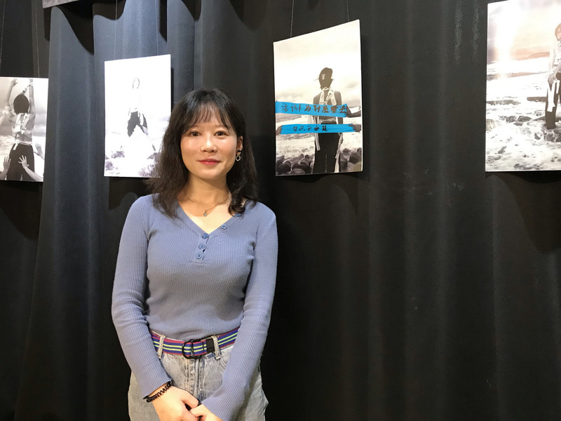 陸生汪家欣來台超過5年,獨自舉辦免費個人攝影展,透過鏡頭訴說陸生們對台灣的情感。 圖 : 中央社 陸生汪家欣來台超過5年,獨自舉辦免費個人攝影展,透過鏡頭訴說陸生們對台灣的情感。 圖 : 中央社