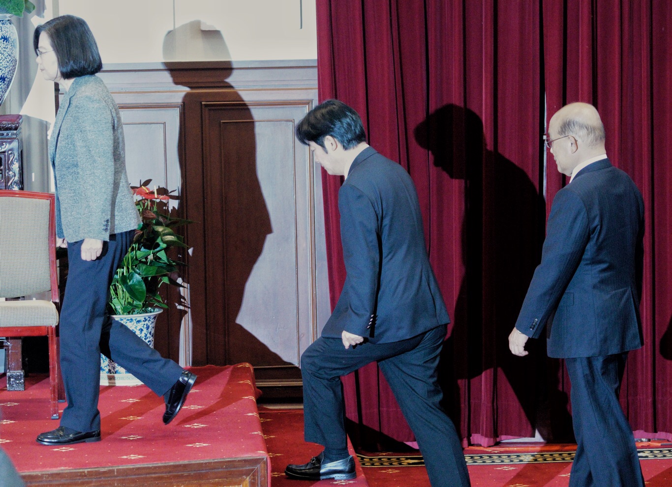 行政院長賴清德今天率領內閣總辭,結束了他將近500天的施政,總統蔡英文宣布由蘇貞昌回鍋組閣。 圖/張良一攝 行政院長賴清德今天率領內閣總辭,結束了他將近500天的施政,總統蔡英文宣布由蘇貞昌回鍋組閣。 圖/張良一攝