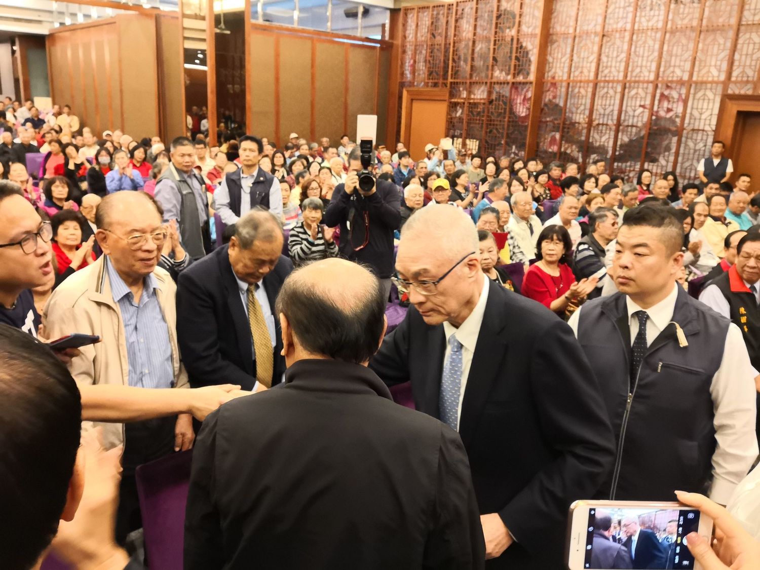 中國國民黨嘉義市黨部13日下午舉行主席感恩茶會。 圖:國民黨嘉義市黨部提供 中國國民黨嘉義市黨部13日下午舉行主席感恩茶會。 圖:國民黨嘉義市黨部提供