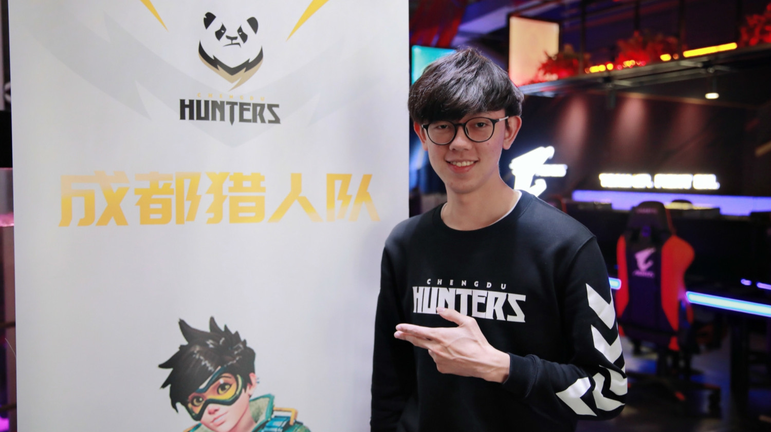 Baconjack是台灣選手打上OWL的第一人。 延伸閱讀:「《鬥陣特攻》台灣OWL第一人!Baconjack:退役前至少要打出身價」 Baconjack是台灣選手打上OWL的第一人。 延伸閱讀:「《鬥陣特攻》台灣OWL第一人!Baconjack:退役前至少要打出身價」