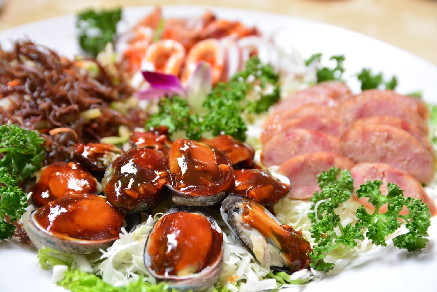鮑魚經常是年節常備食材,輕鬆料理就能美味上桌。 圖:新北市農業局漁管處提供 鮑魚經常是年節常備食材,輕鬆料理就能美味上桌。 圖:新北市農業局漁管處提供