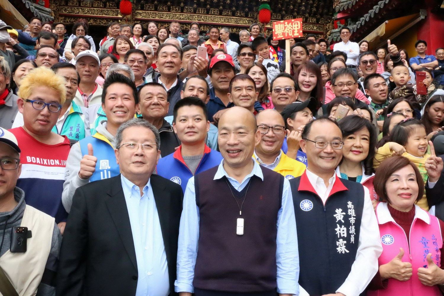 韓國瑜今赴三民區玉皇宮參香祈福。 韓國瑜今赴三民區玉皇宮參香祈福。