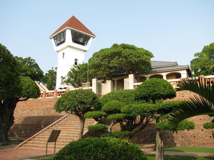 由荷蘭人於1634年建造而成的「安平古堡」,目前真正的荷蘭時期遺跡,僅存古堡前方外城南城垣的磚牆。 圖:取自台南旅遊網 由荷蘭人於1634年建造而成的「安平古堡」,目前真正的荷蘭時期遺跡,僅存古堡前方外城南城垣的磚牆。 圖:取自台南旅遊網